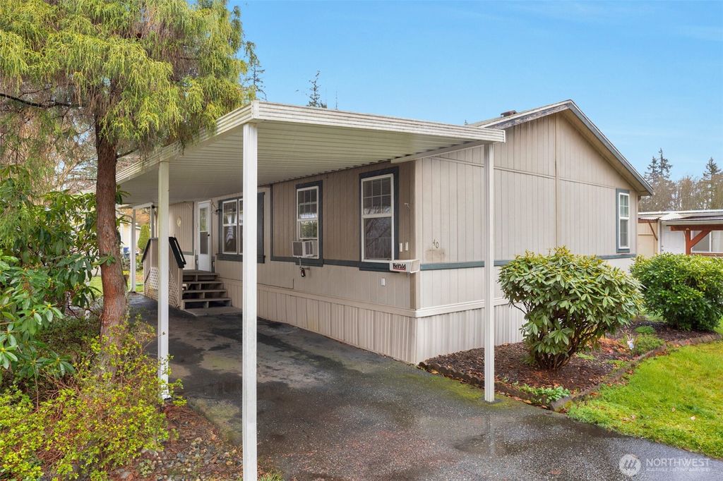 Photo of 9425 56 Street SE #40, Snohomish, WA 98290 (MLS # 2489551)