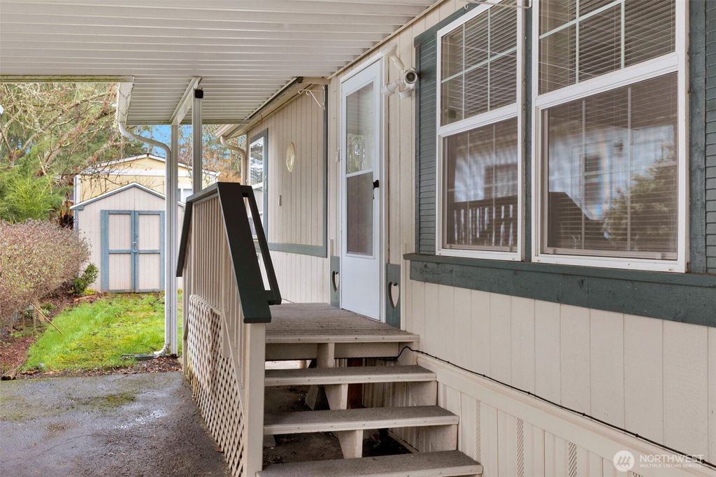 Photo of 9425 56 Street SE #40, Snohomish, WA 98290 (MLS # 2489551)