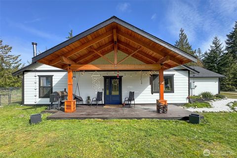 Photo of 10 Gretas Place, Sequim, WA 98382 (MLS # 2499755)