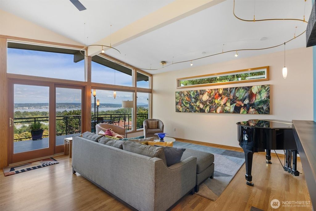 Photo of 7340 56th Avenue NE, Seattle, WA 98115 (MLS # 2410565)