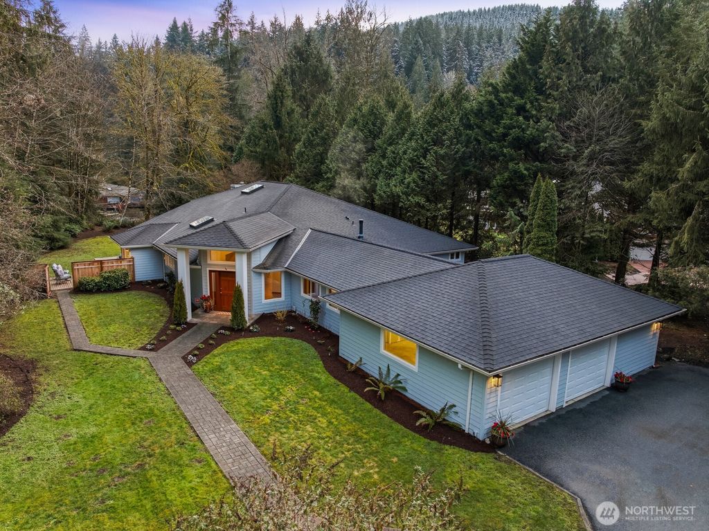 Photo of 12407 Upper Preston Road SE, Issaquah, WA 98027 (MLS # 2524661)