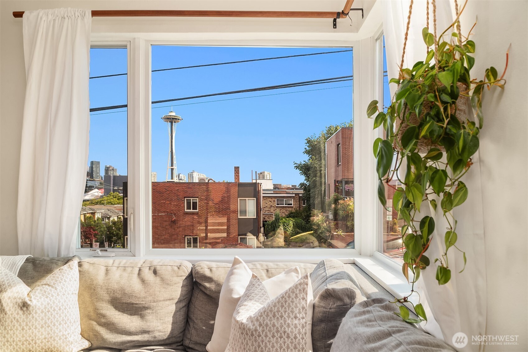 228 Aloha Street 403