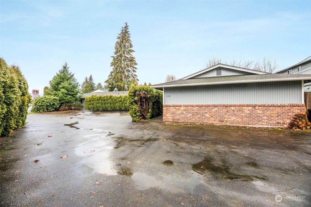 Photo of 710 Maple Avenue, Snohomish, WA 98290 (MLS # 2318745)