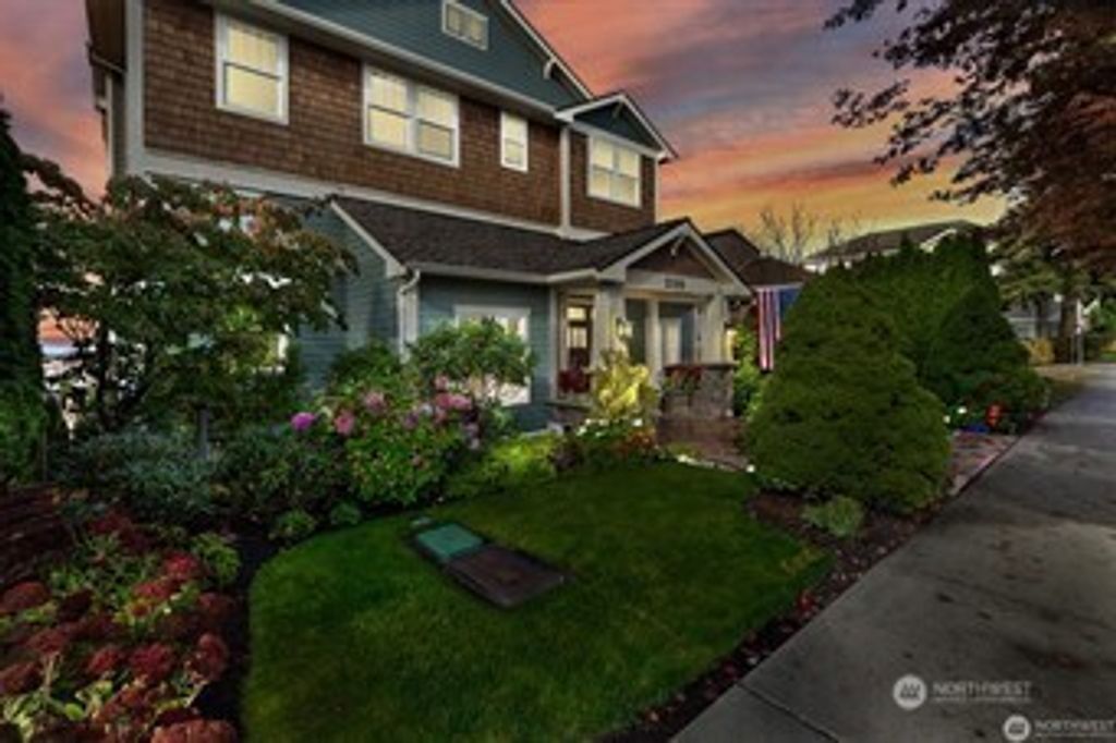 Photo of 2106 Grand Ave #101, Everett, WA 98201 (MLS # 2379079)