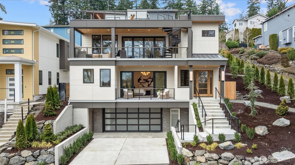 Photo of 11921 90th Ave Ave NE, Kirkland, WA 98034 (MLS # 2482972)