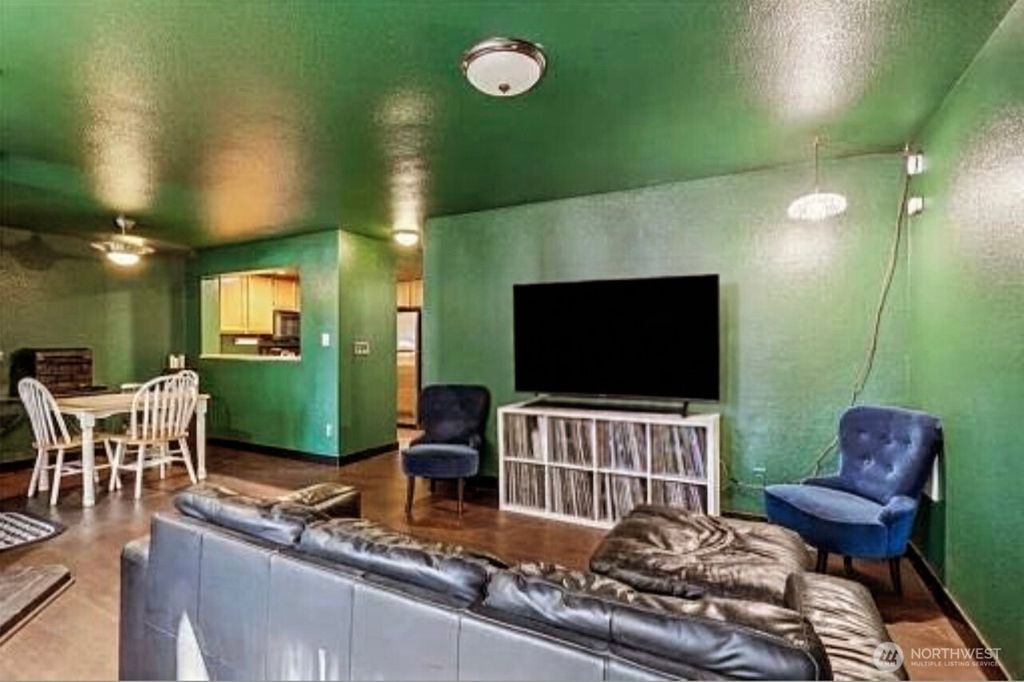 Photo of 110 SW 116th Street #A13, Seattle, WA 98146 (MLS # 2439602)