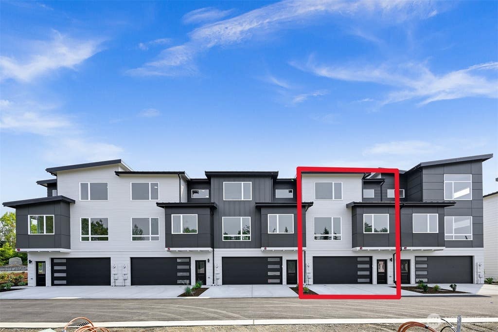Photo of 219 Prince Avenue #102, Bellingham, WA 98226 (MLS # 2557369)