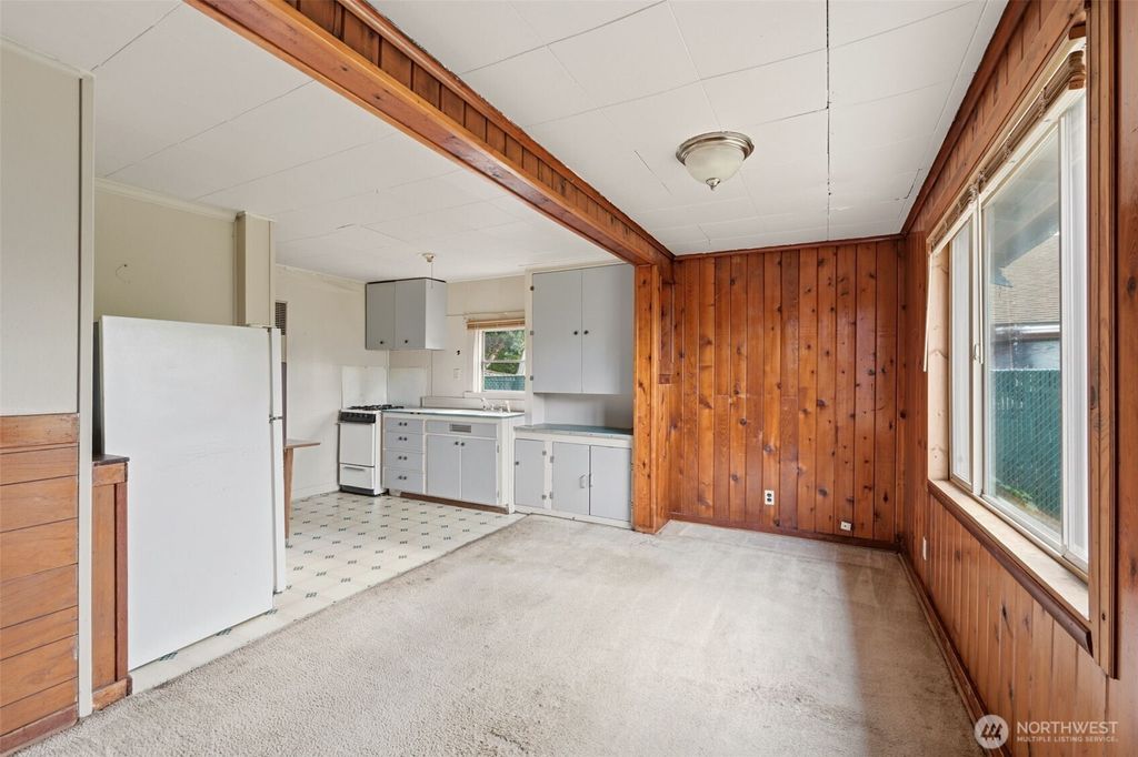Photo of 229 13th Street SE, Auburn, WA 98002 (MLS # 2523699)