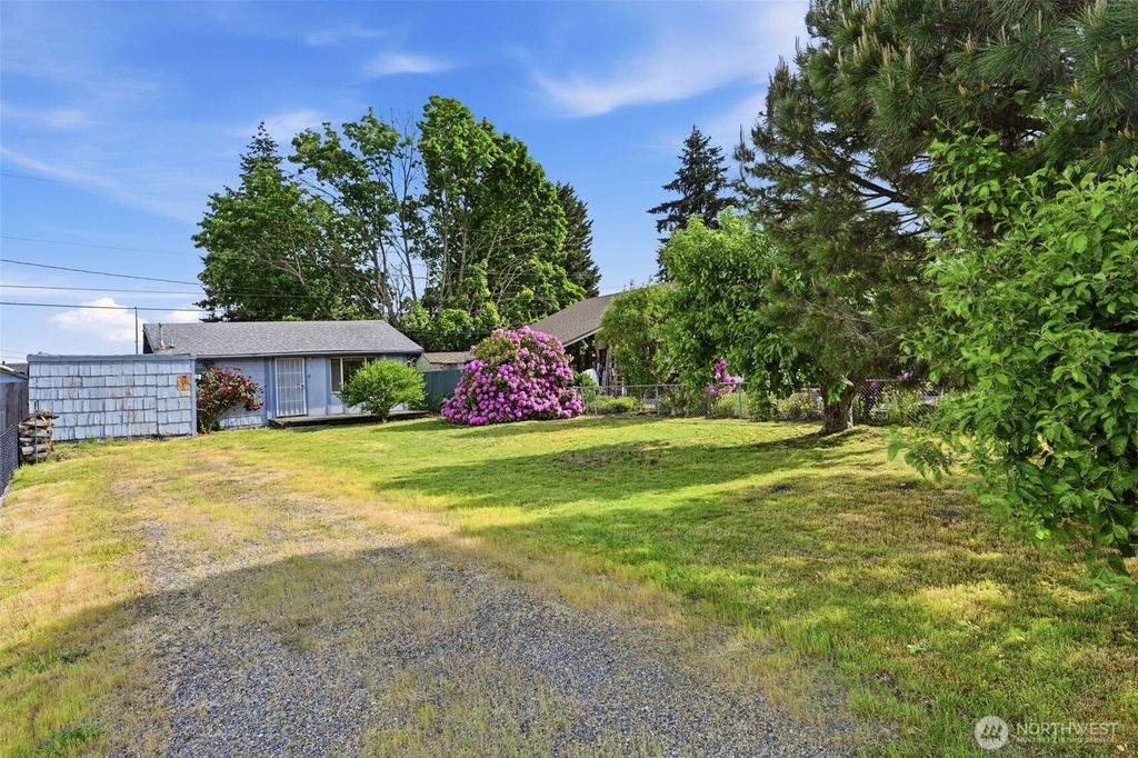 Photo of 229 13th Street SE, Auburn, WA 98002 (MLS # 2523699)