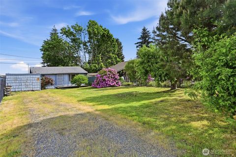 Photo of 229 13th Street SE, Auburn, WA 98002 (MLS # 2523699)