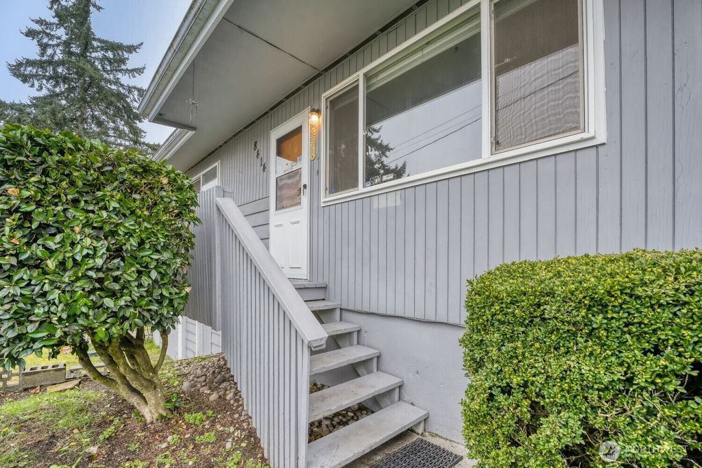 Photo of 8414 S Thompson Avenue, Tacoma, WA 98444 (MLS # 2498449)