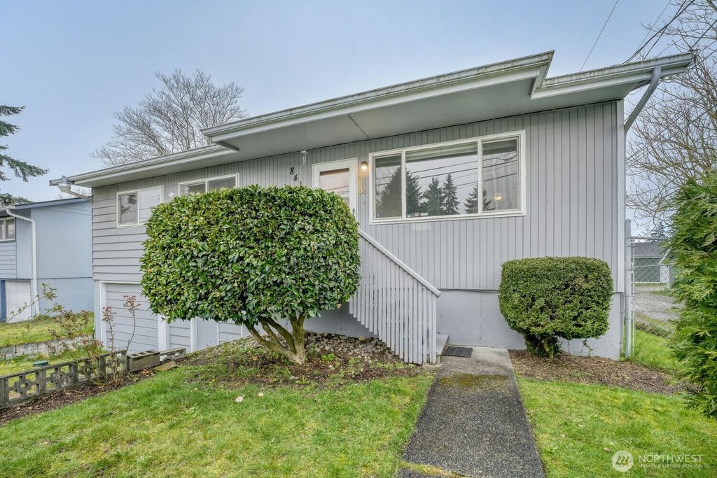 Photo of 8414 S Thompson Avenue, Tacoma, WA 98444 (MLS # 2498449)