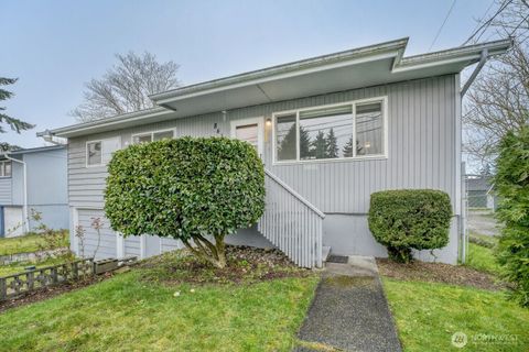 Photo of 8414 S Thompson Avenue, Tacoma, WA 98444 (MLS # 2498449)