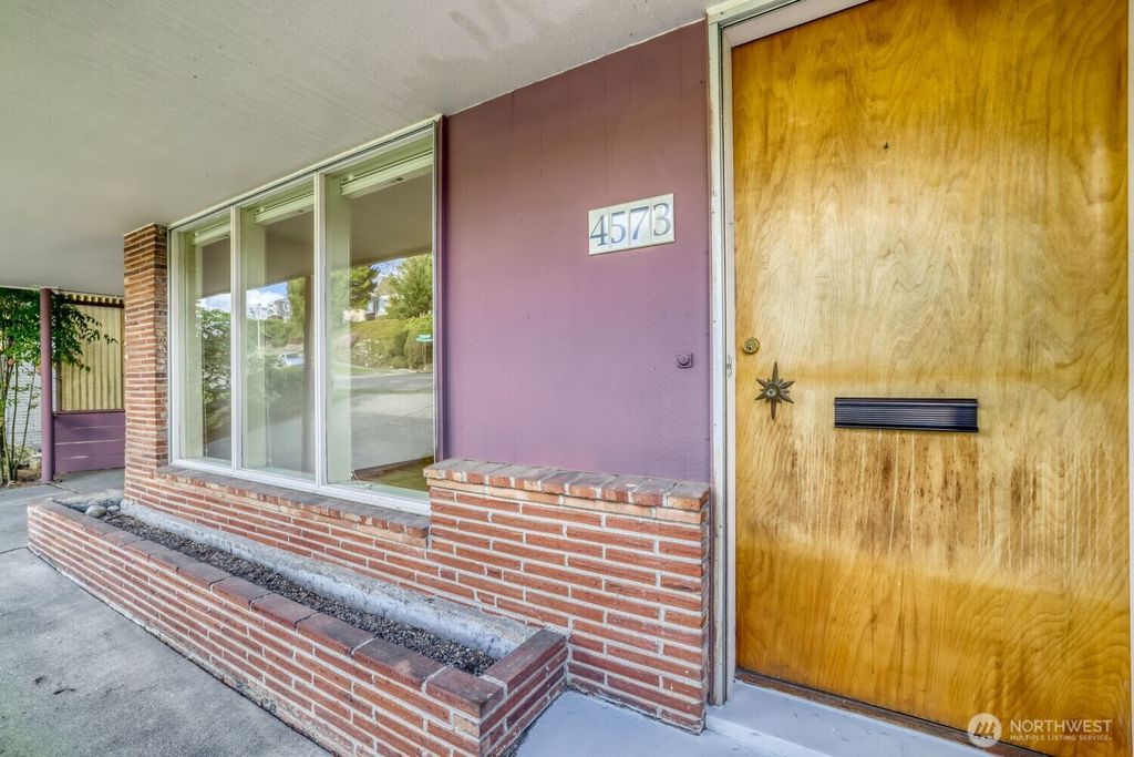 Photo of 4573 Purdue Avenue NE, Seattle, WA 98105 (MLS # 2482483)