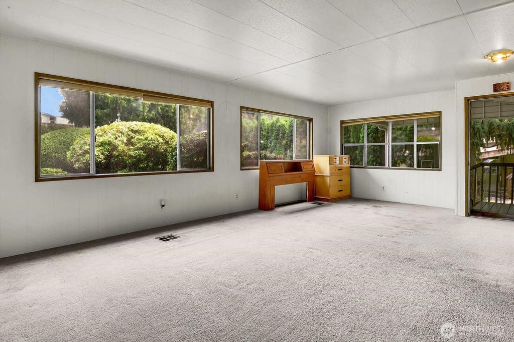 Photo of 19225 128th Place NE, Bothell, WA 98011 (MLS # 2565348)