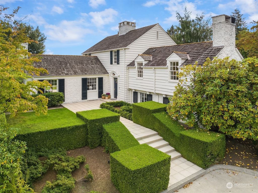 Photo of 5425 Elleray Lane NE, Seattle, WA 98105 (MLS # 2039945)