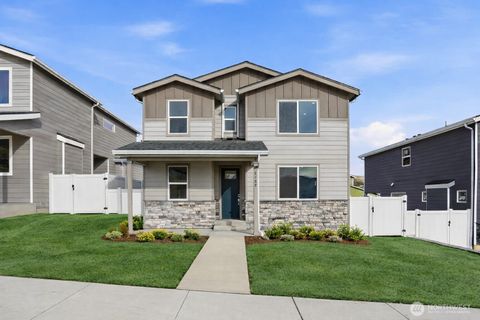 Photo of 2132 Plumridge Court, Wenatchee, WA 98801 (MLS # 2432691)