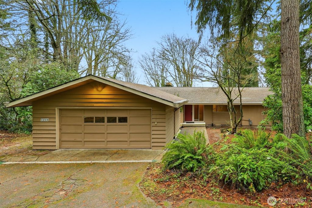 Photo of 7210 NE 162nd Street, Kenmore, WA 98028 (MLS # 2453100)