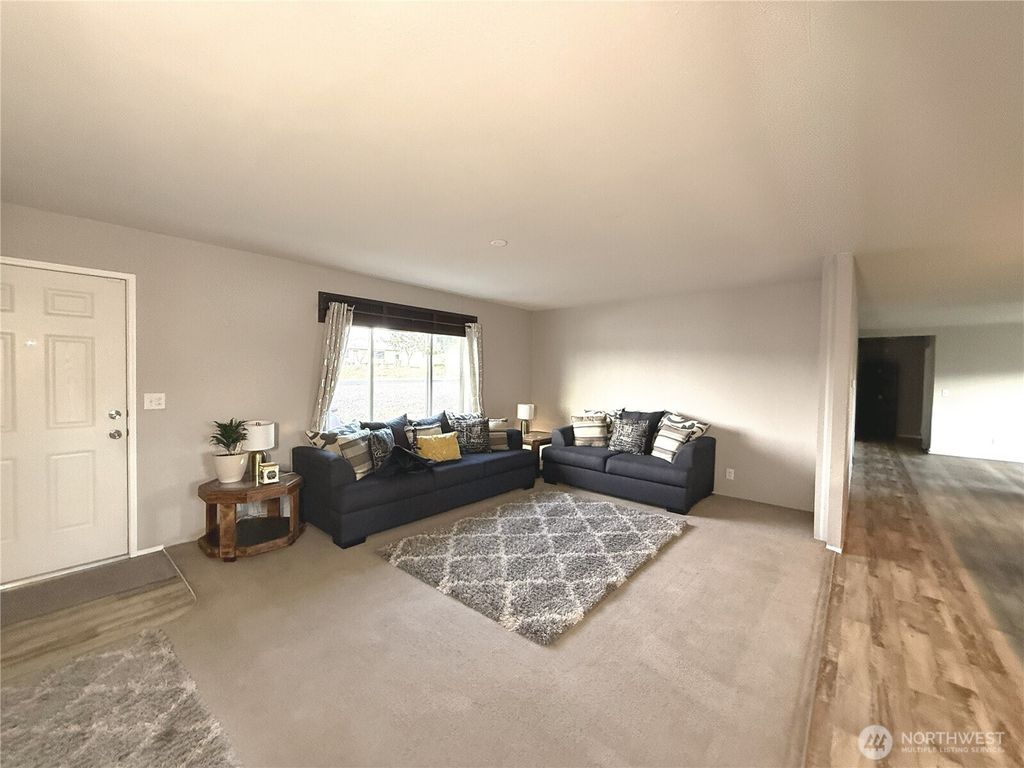 Photo of 401 Peachtree Place SW, Mattawa, WA 99349 (MLS # 2489558)