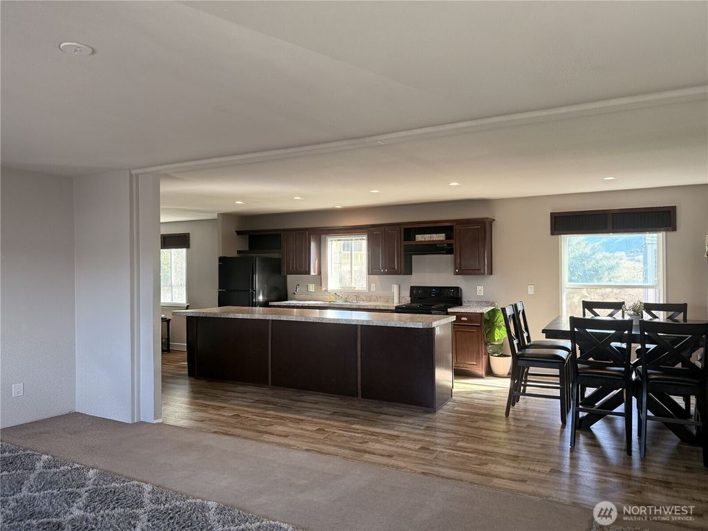 Photo of 401 Peachtree Place SW, Mattawa, WA 99349 (MLS # 2489558)