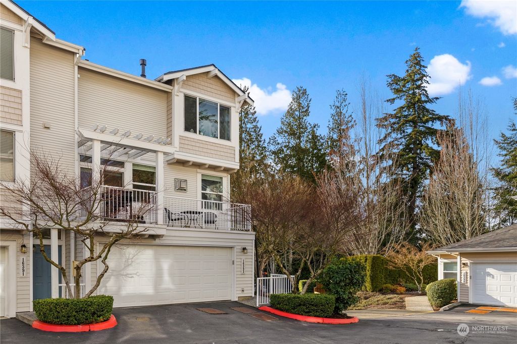 Photo of 16393 118th Court NE, Bothell, WA 98011 (MLS # 2049055)