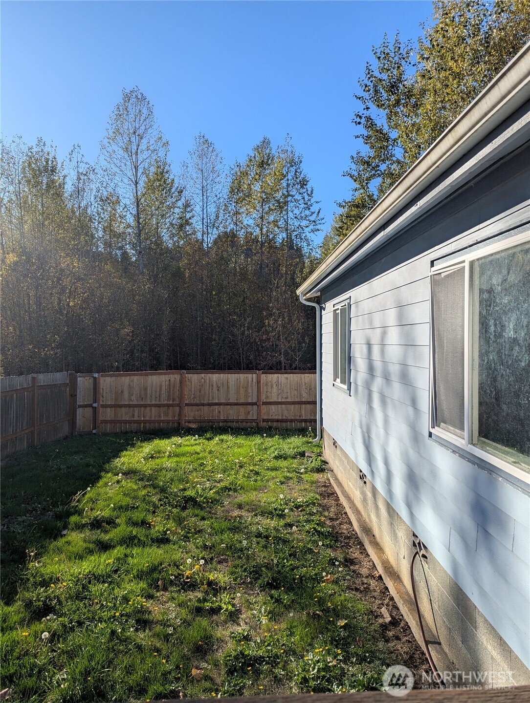 1905 Honeysuckle Lane