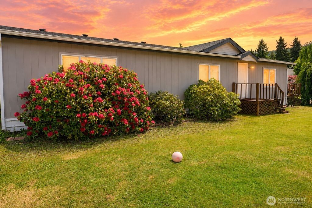 Photo of 772 Lincoln Avenue E, Tenino, WA 98589 (MLS # 2529978)