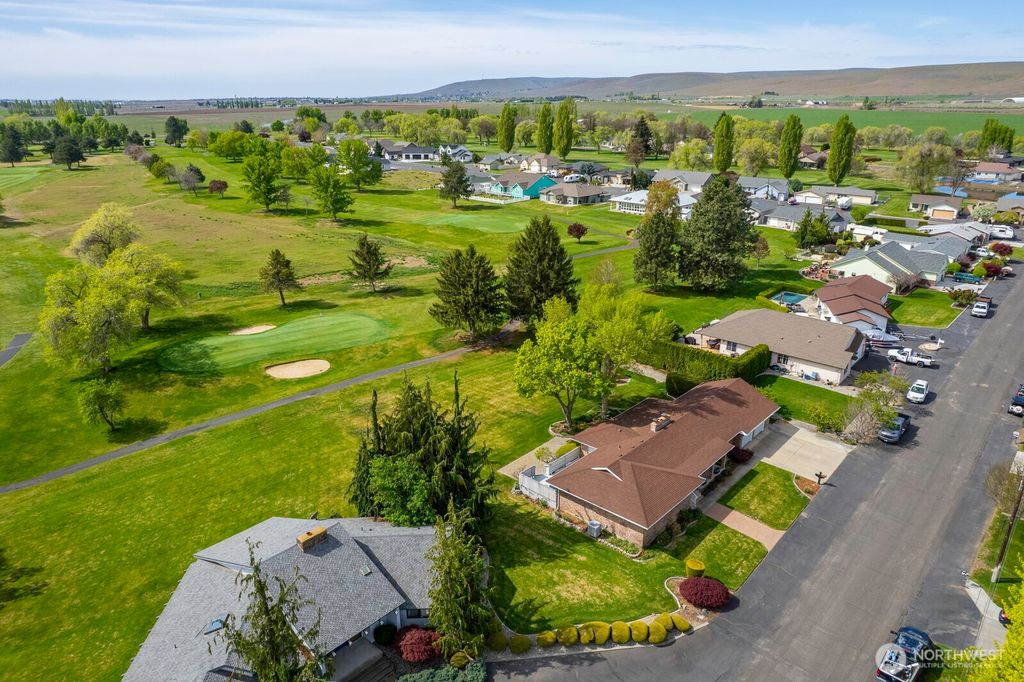 Photo of 725 Canterbury Road NW, Soap Lake, WA 98851 (MLS # 2512492)