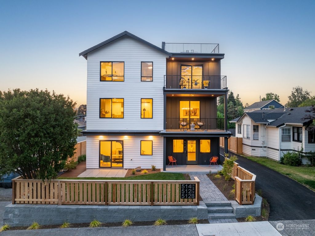 Photo of 512 NE 86th Street, Seattle, WA 98115 (MLS # 2264727)