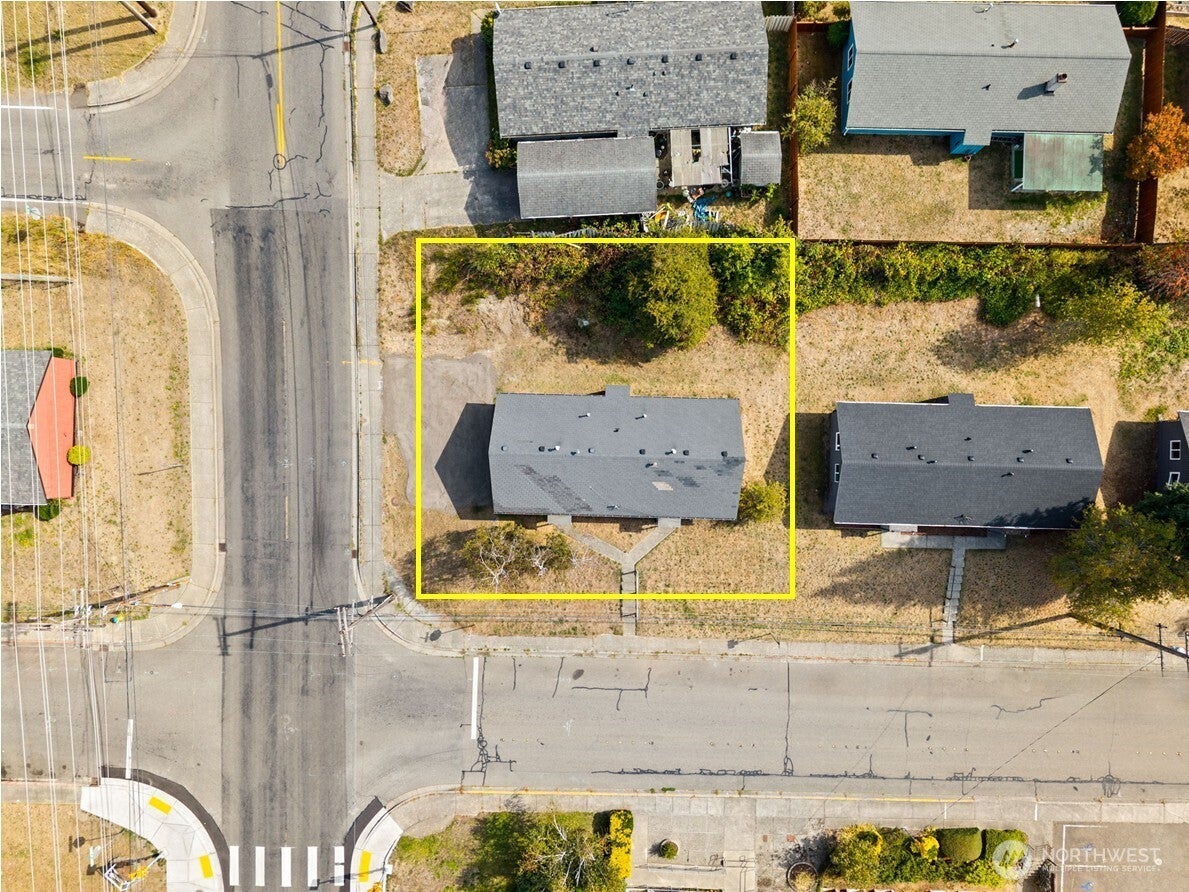 3332 & 3334 Halverson Avenue