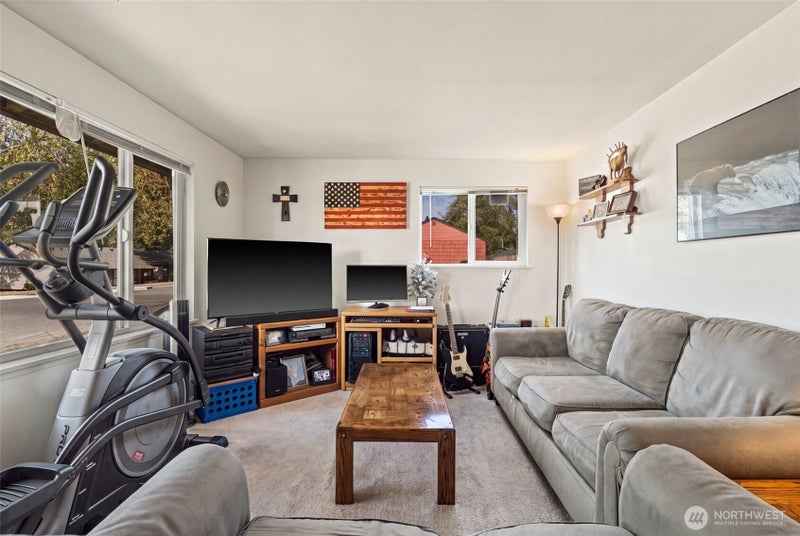 3332 & 3334 Halverson Avenue