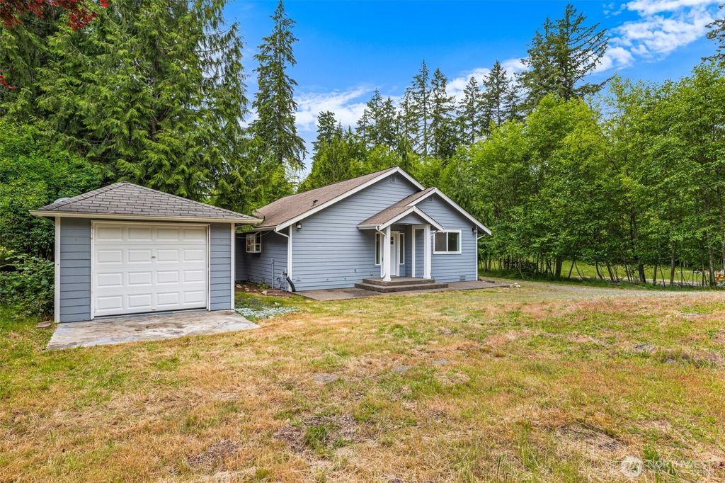 Photo of 141 E Dunoon Place, Shelton, WA 98584 (MLS # 2460702)