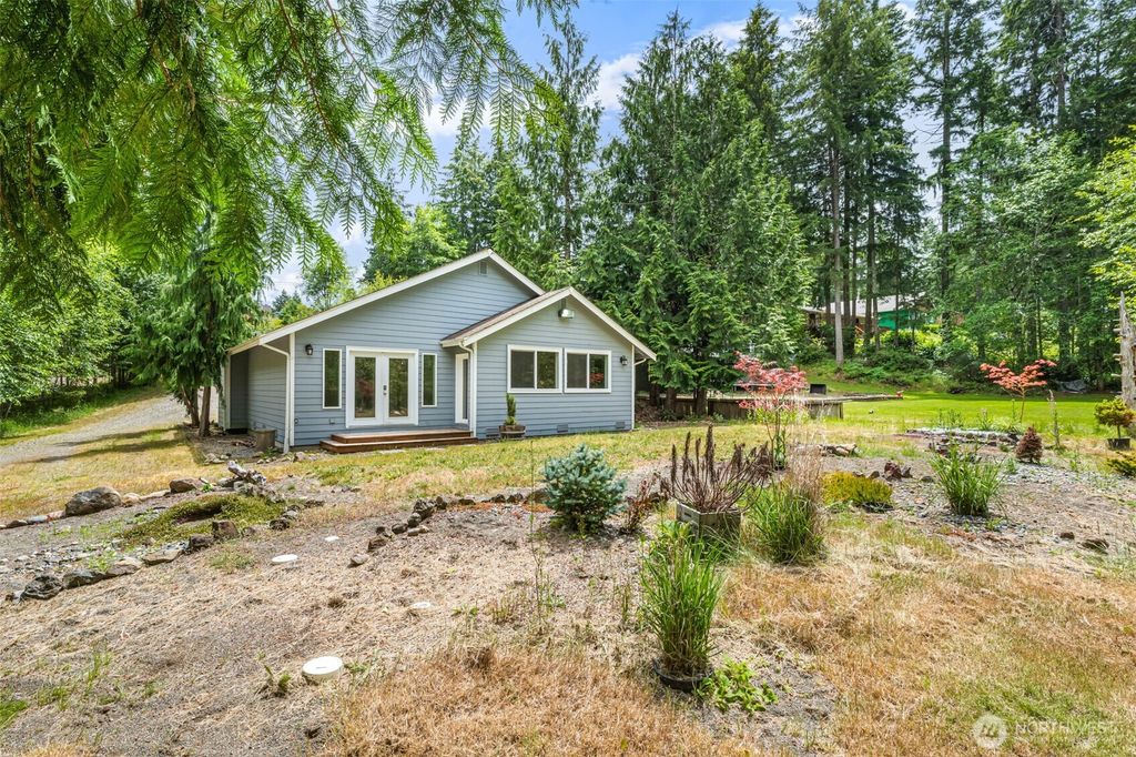 Photo of 141 E Dunoon Place, Shelton, WA 98584 (MLS # 2460702)