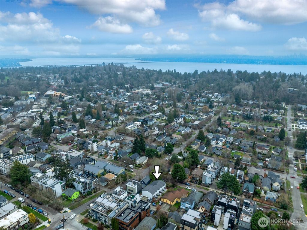 Photo of 137 27th Avenue E #1, Seattle, WA 98112 (MLS # 2347471)