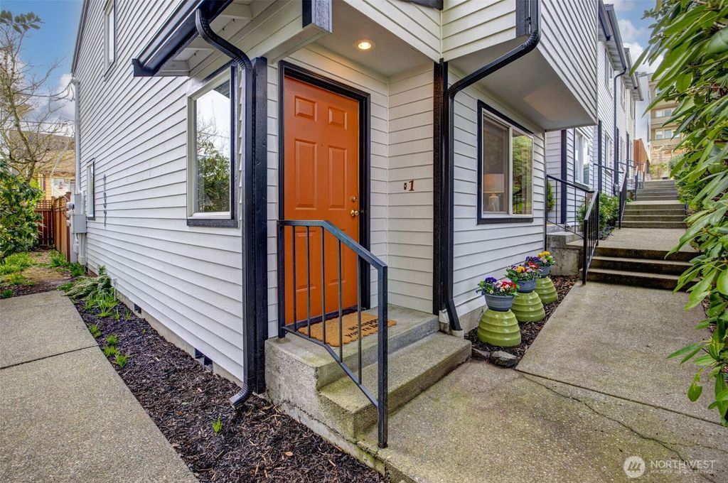 Photo of 137 27th Avenue E #1, Seattle, WA 98112 (MLS # 2347471)
