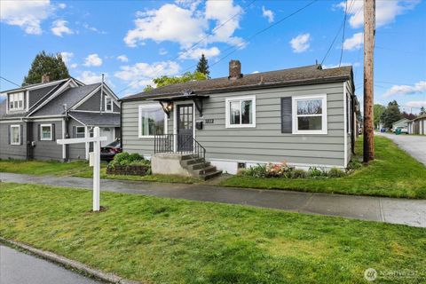 Photo of 1812 23rd Street, Everett, WA 98201 (MLS # 2506222)