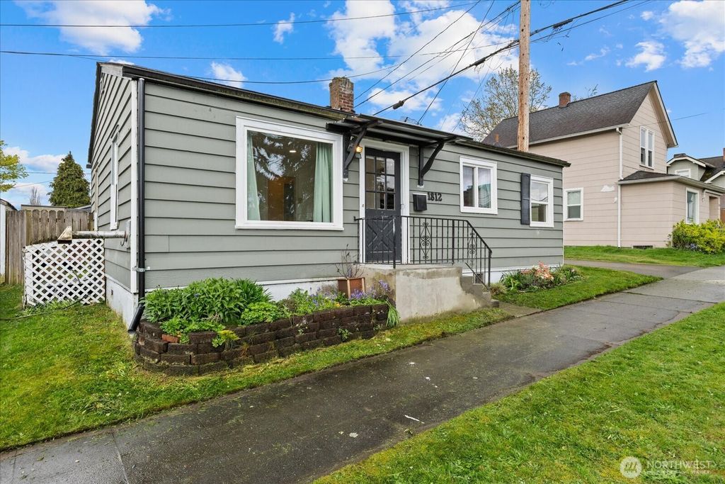 Photo of 1812 23rd Street, Everett, WA 98201 (MLS # 2506222)