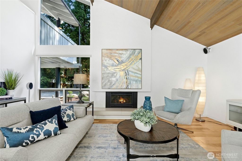 Photo of 21010 NE 33rd Place, Sammamish, WA 98074 (MLS # 2445580)