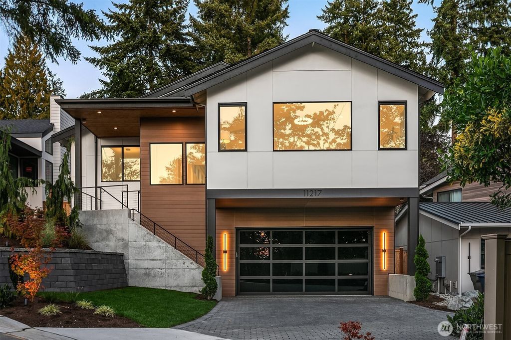 Photo of 11217 NE 103rd Place, Kirkland, WA 98033 (MLS # 2435669)