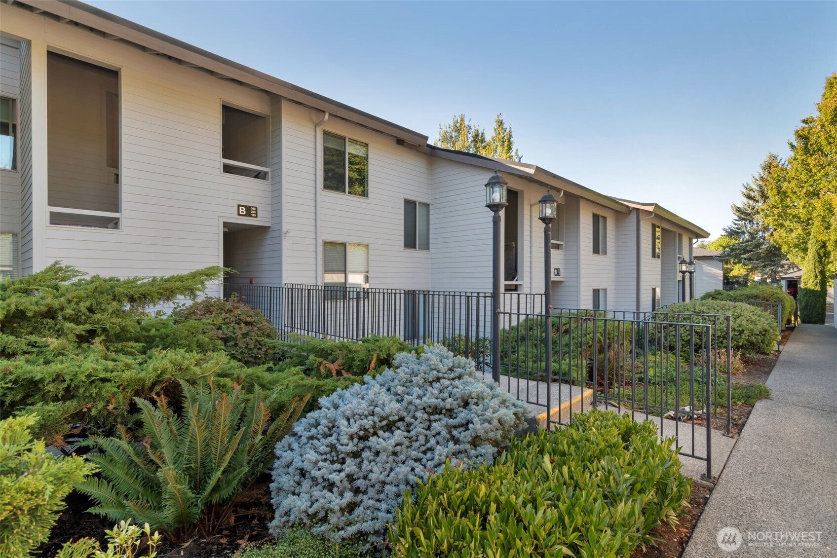23507 Lakeview Dr B103