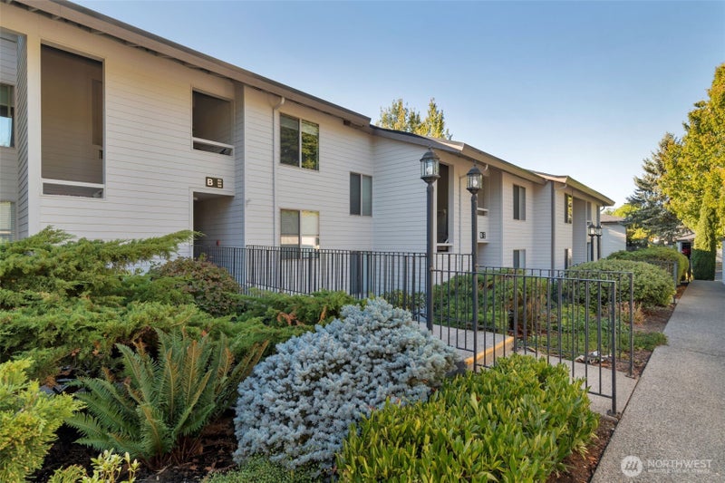23507 Lakeview Dr B103