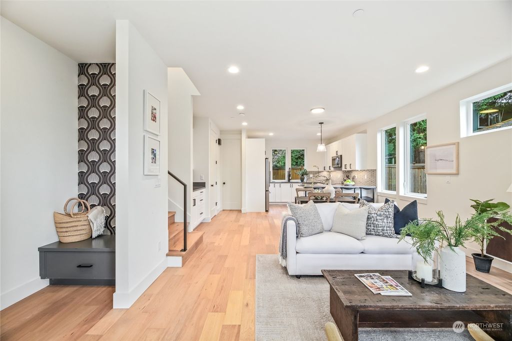 Photo of 7335 122nd Avenue NE, Kirkland, WA 98033 (MLS # 2217233)