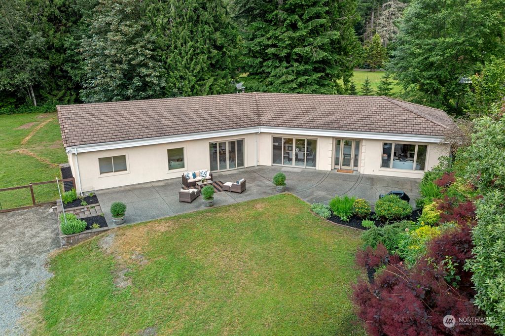 Photo of 12335 Upper Preston Road SE, Issaquah, WA 98027 (MLS # 2259276)