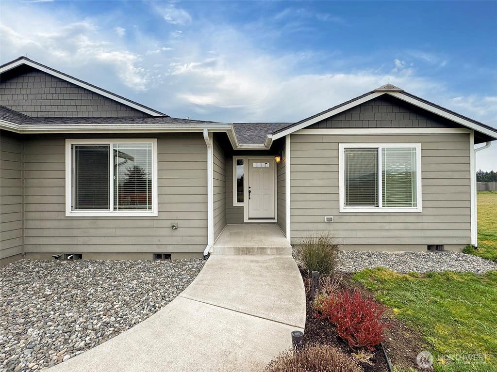Photo of 196 Marsh Hawk Lane, Port Angeles, WA 98382 (MLS # 2542801)