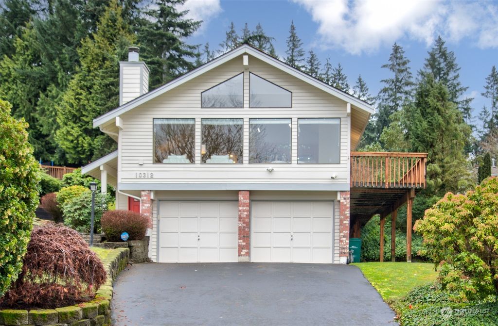Photo of 10312 112th Court NE, Kirkland, WA 98033 (MLS # 2320720)