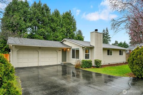 Photo of 12419 NE 107th Place, Kirkland, WA 98033 (MLS # 2467798)
