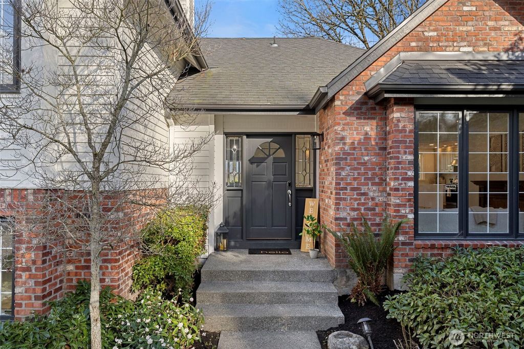 Photo of 4526 164th Court NE, Redmond, WA 98052 (MLS # 2484837)