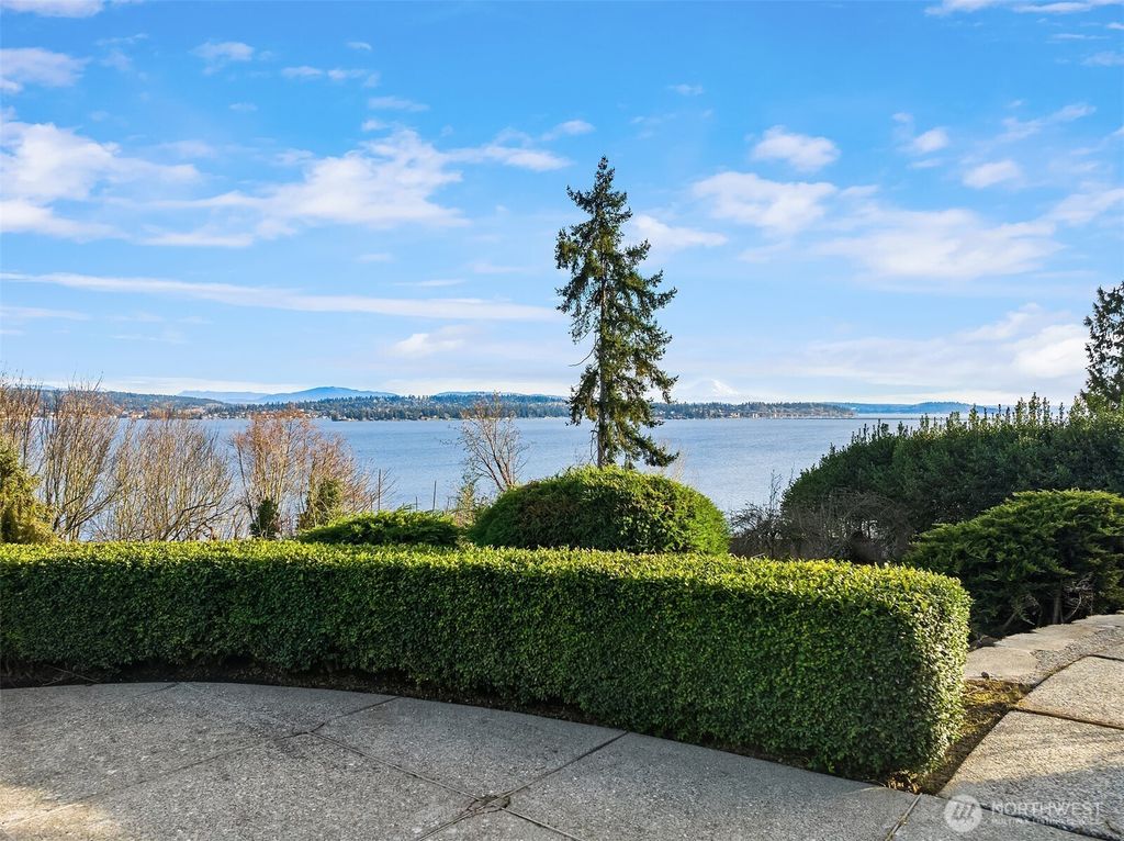 Photo of 6405 NE Windermere Road, Seattle, WA 98105 (MLS # 2394310)