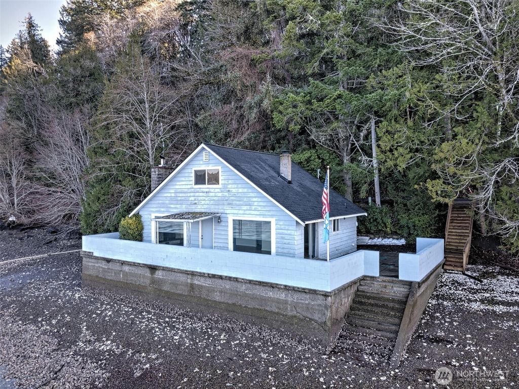 Photo of 11181 E State Route 106, Union, WA 98592 (MLS # 2477622)