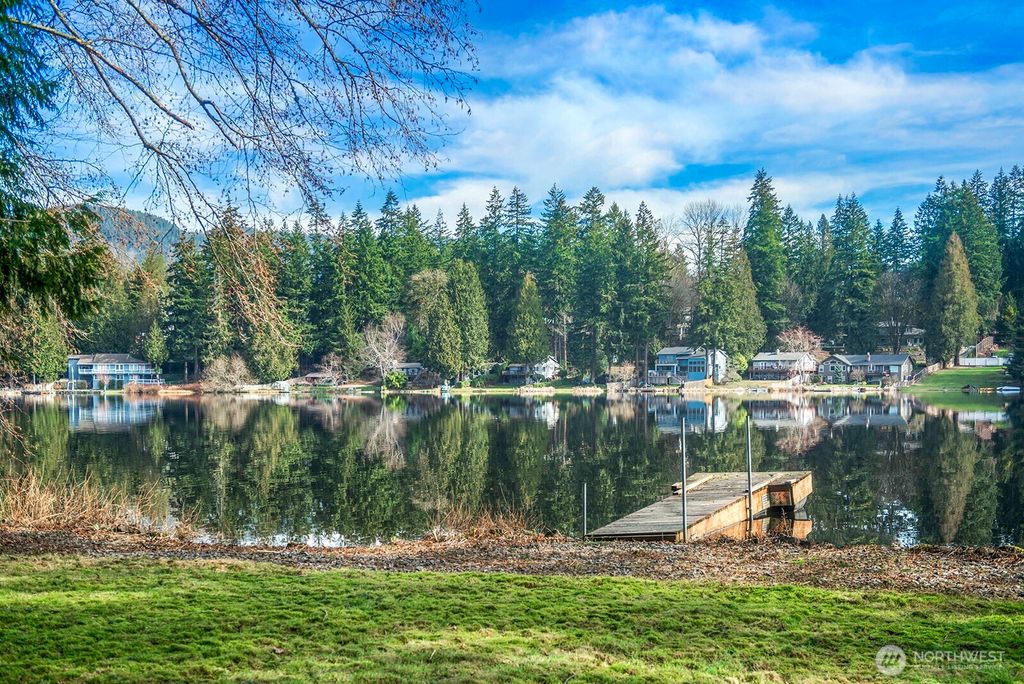 Photo of 13824 W Lake Kathleen Drive, Renton, WA 98059 (MLS # 2332193)